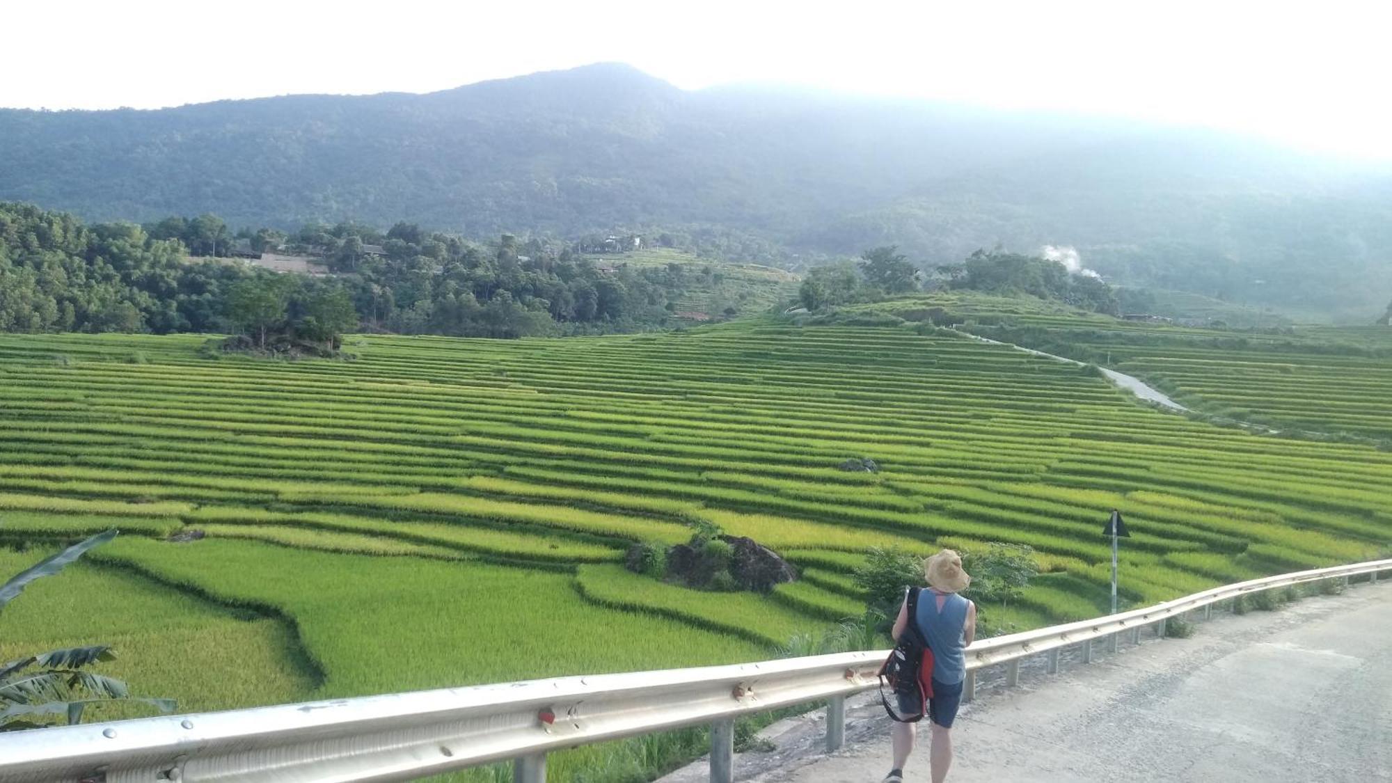 Bed and Breakfast Puluong Aroma Huong Ba Thuoc Esterno foto